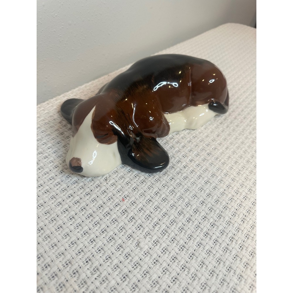Vintage Ceramic Sleeping Basset Hound Figurine Brown White Glossy Dog Decor Home - Picture 2 of 14